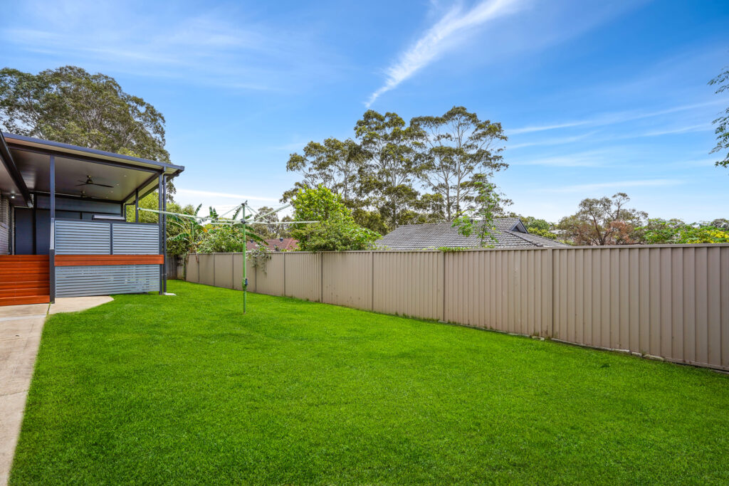 13 Molyneaux Avenue, Kings Langley NSW 2147 - photo 11