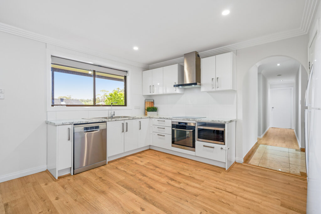 13 Molyneaux Avenue, Kings Langley NSW 2147 - photo 3