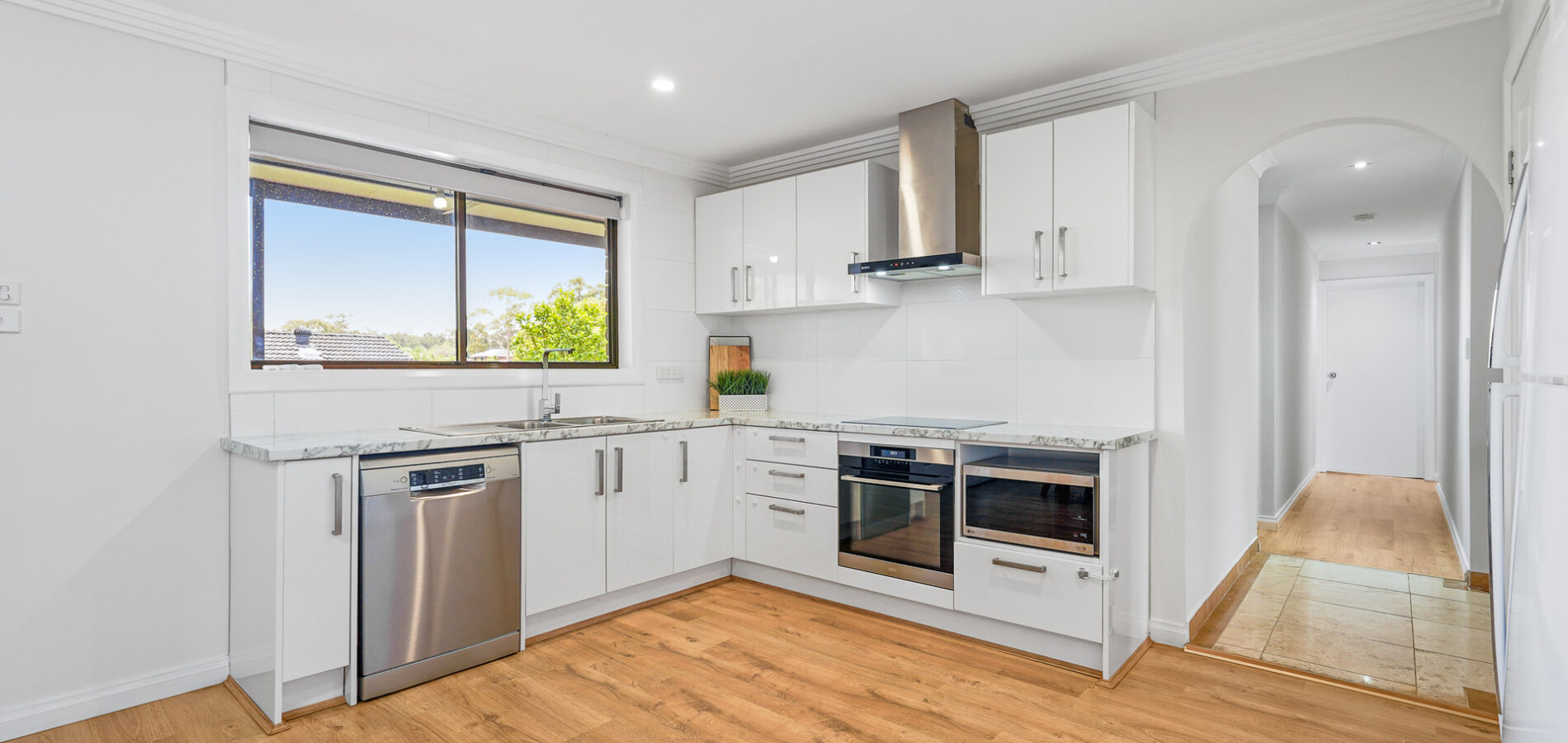 13 Molyneaux Avenue, Kings Langley NSW 2147 - photo 3