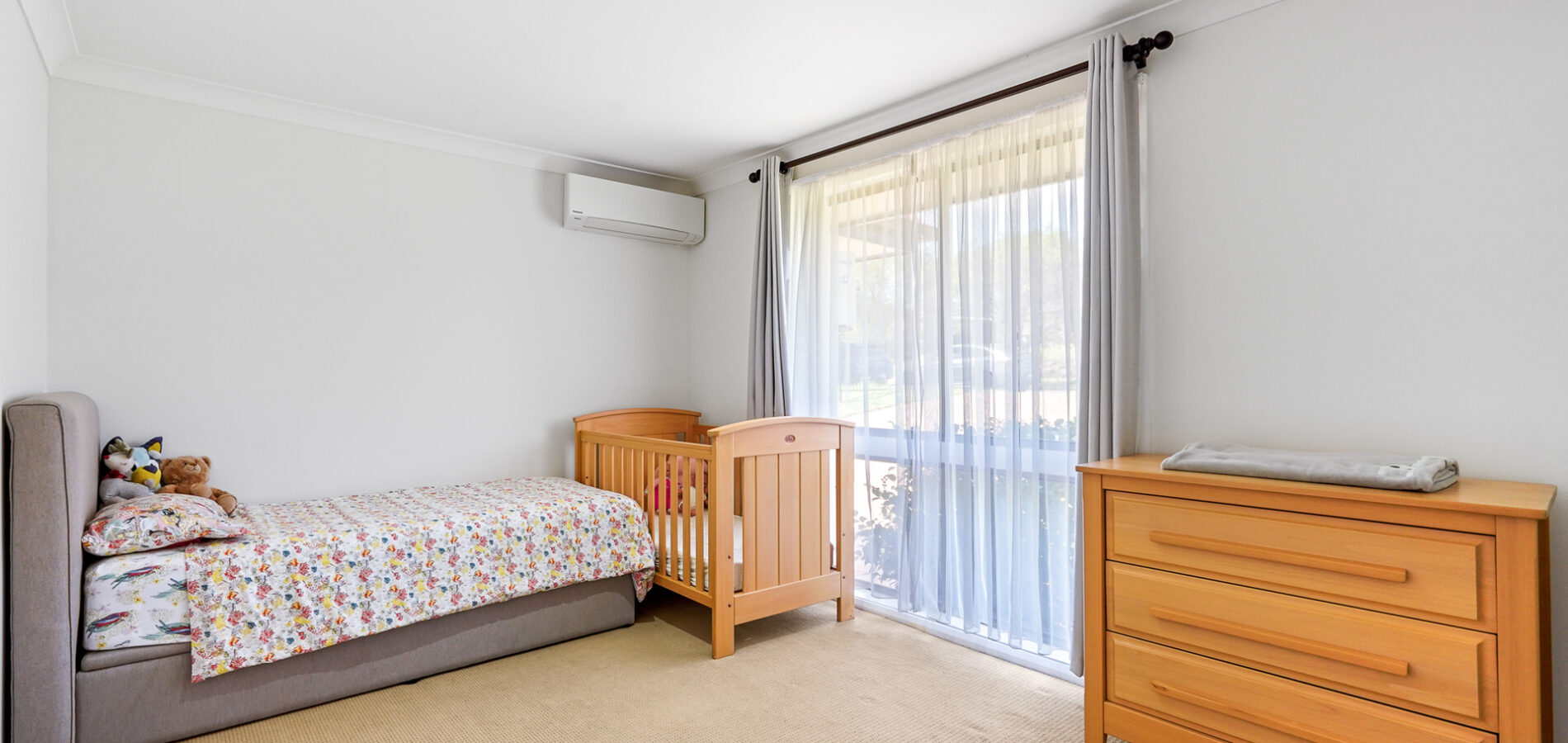 13 Molyneaux Avenue, Kings Langley NSW 2147 - photo 8
