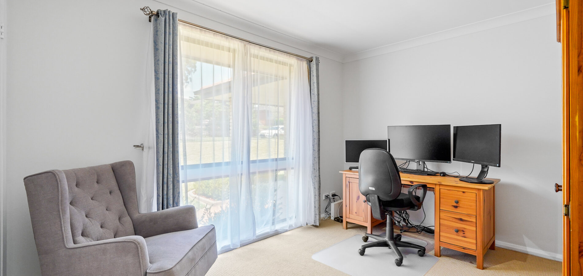 13 Molyneaux Avenue, Kings Langley NSW 2147 - photo 10