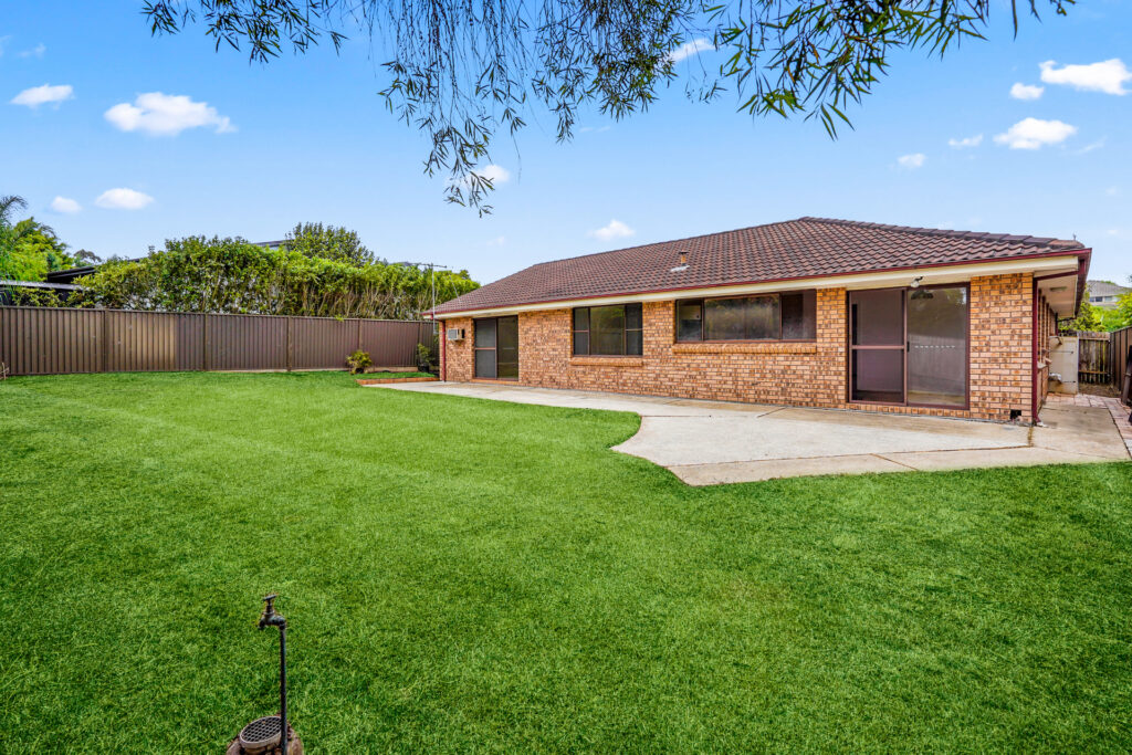 7 Colleen Close, Cherrybrook NSW 2126 - photo 2