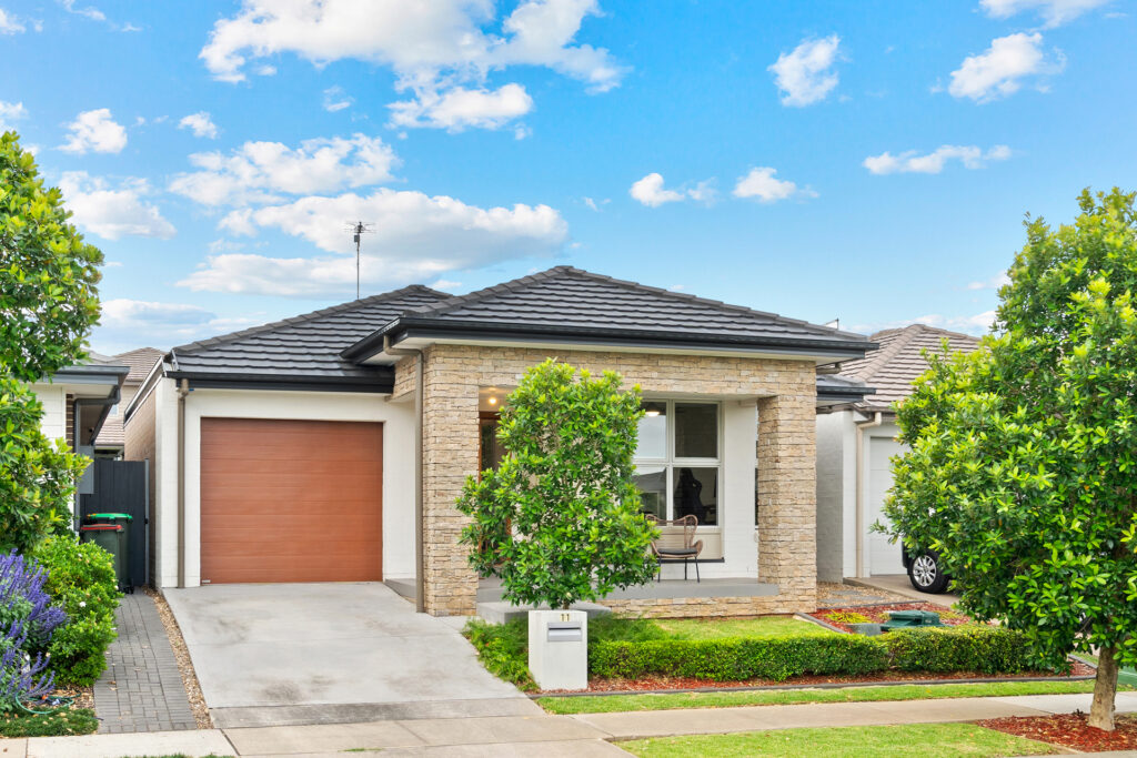 Sold - 11 Cavalo Way - New Property in Gables - Real Estate by Ruma Mundi