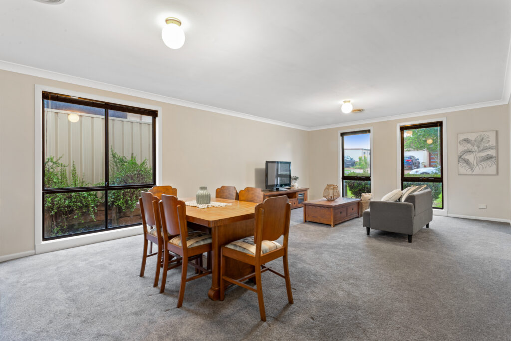 Sold - 21 Laurina Way - New Property in Glenwood - Real Estate by Sam Dalgliesh