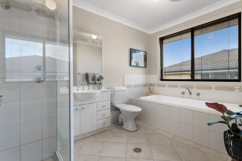 Sold - 21 Laurina Way - New Property in Glenwood - Real Estate by Sam Dalgliesh