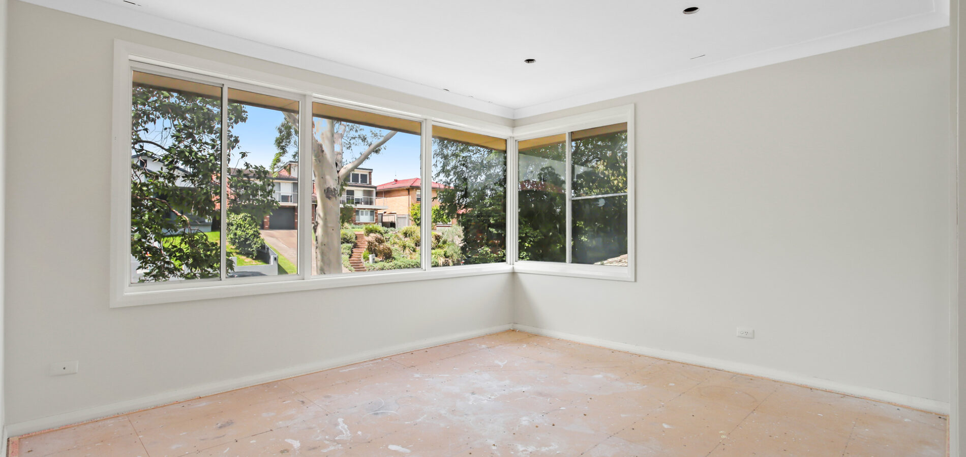 Sold - 35 Deptford Avenue - New Property in Kings Langley - Real Estate by Kim McChlery