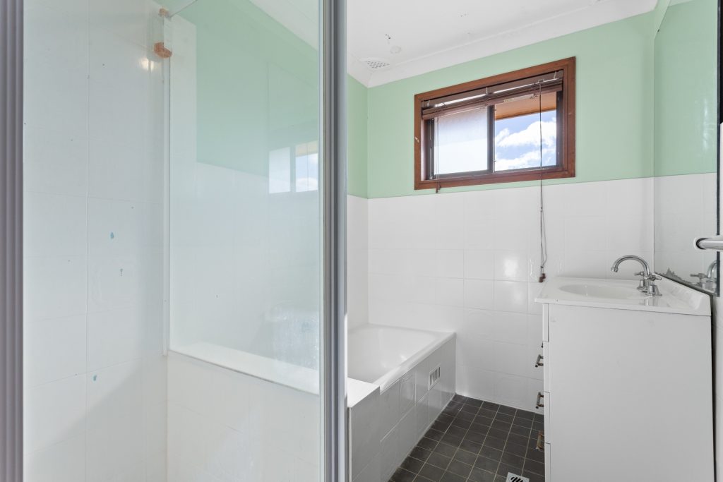 Sold - 17 James Cook Drive - New Property in Kings Langley - Real Estate by Peter Sutherland