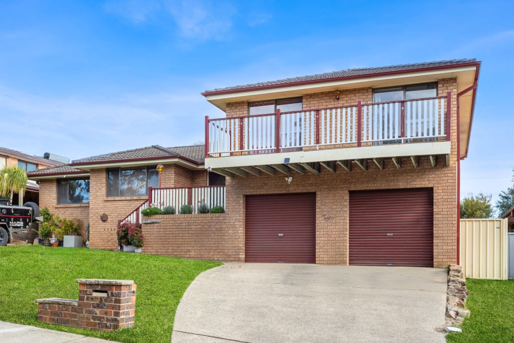 Sold - 17 James Cook Drive - New Property in Kings Langley - Real Estate by Peter Sutherland