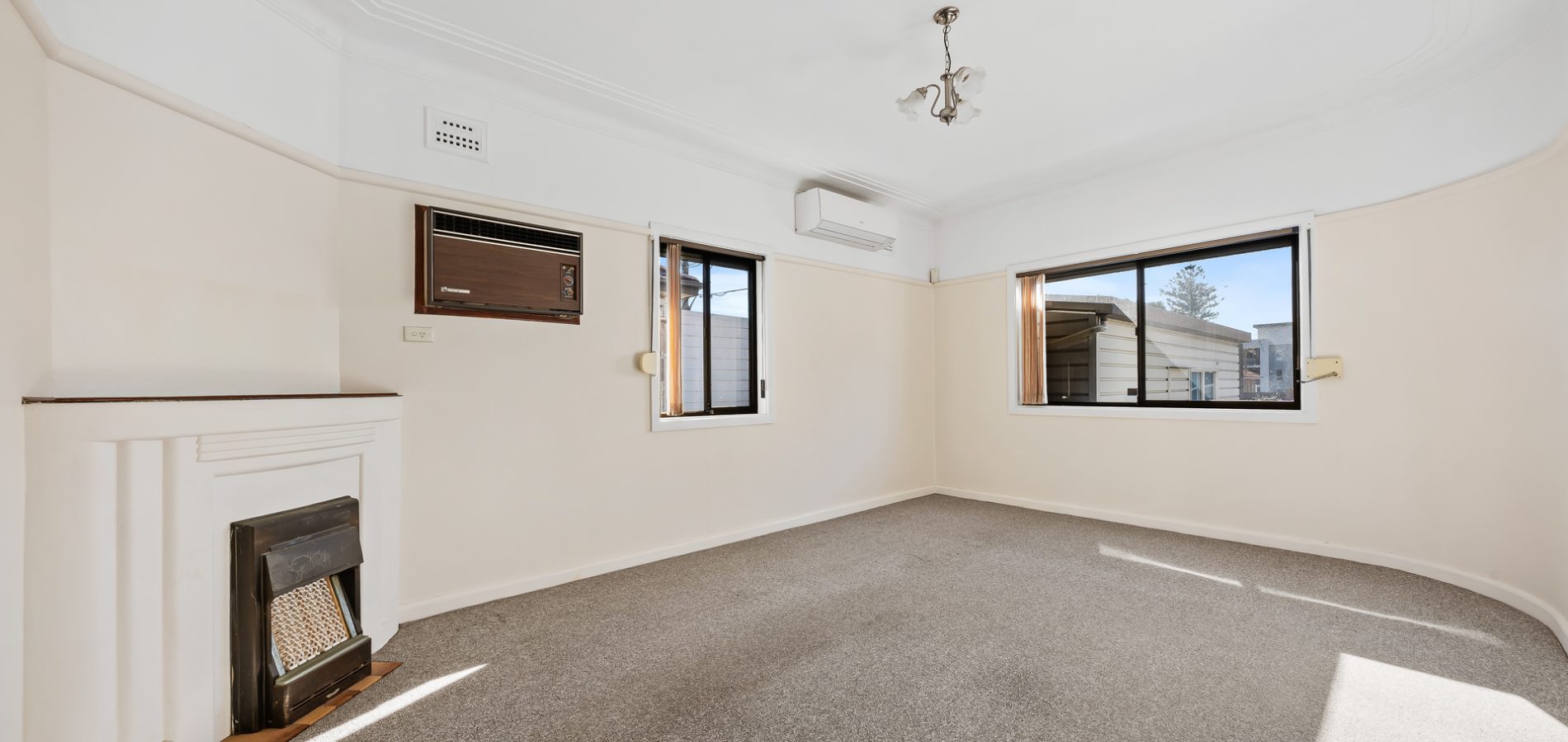 Sold - 135 Great Western Highway - New Property in Mays Hill - Real Estate by Joel Hollings