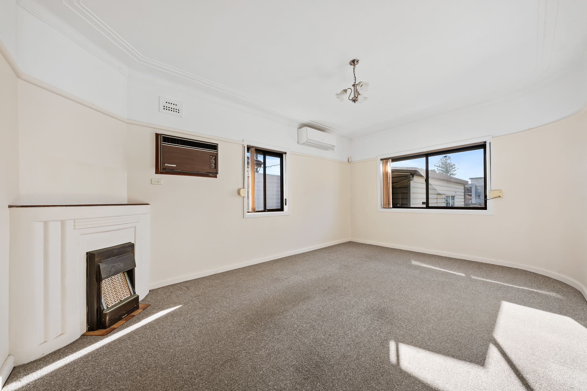 Sold - 135 Great Western Highway - New Property in Mays Hill - Real Estate by Joel Hollings