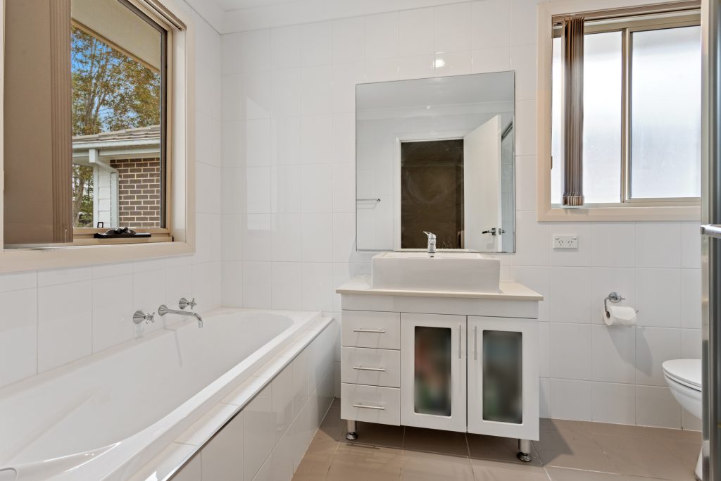 Sold - 18 Hollows Parade - New Property in Ropes Crossing - Real Estate by Peter Sutherland
