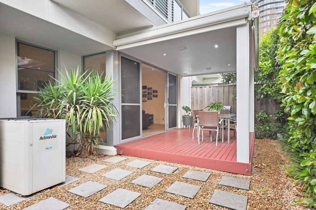 Sold - 6 Lakeside Crescent - New Property in Norwest - Real Estate by Maree McCrorie