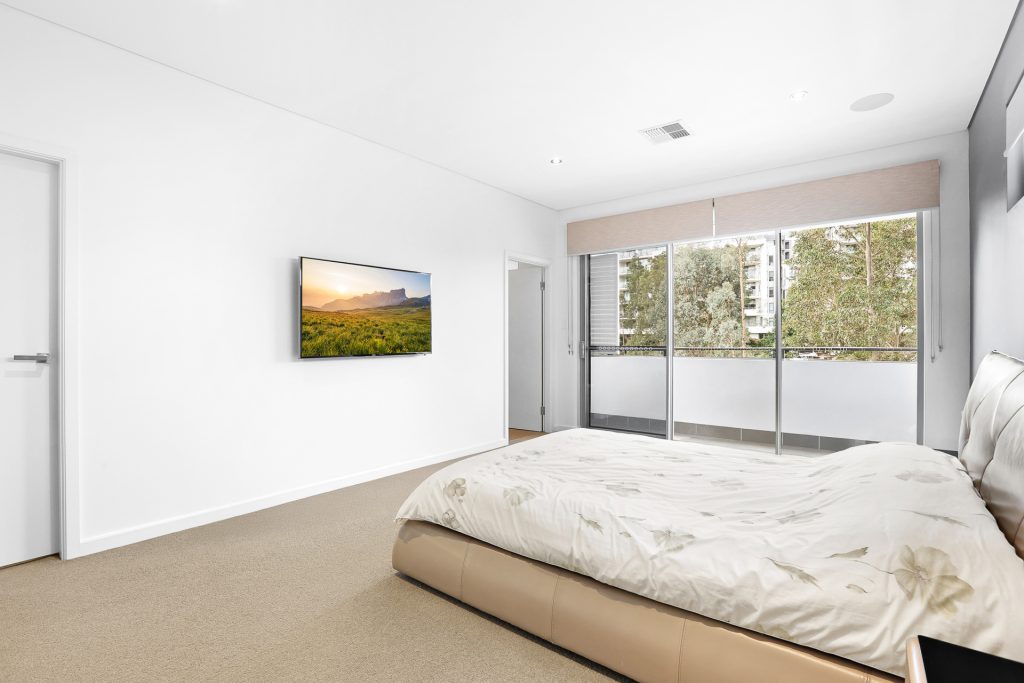 Sold - 6 Lakeside Crescent - New Property in Norwest - Real Estate by Maree McCrorie