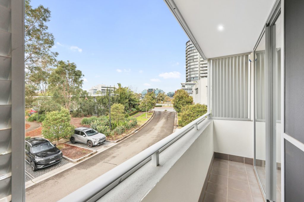 Sold - 6 Lakeside Crescent - New Property in Norwest - Real Estate by Maree McCrorie