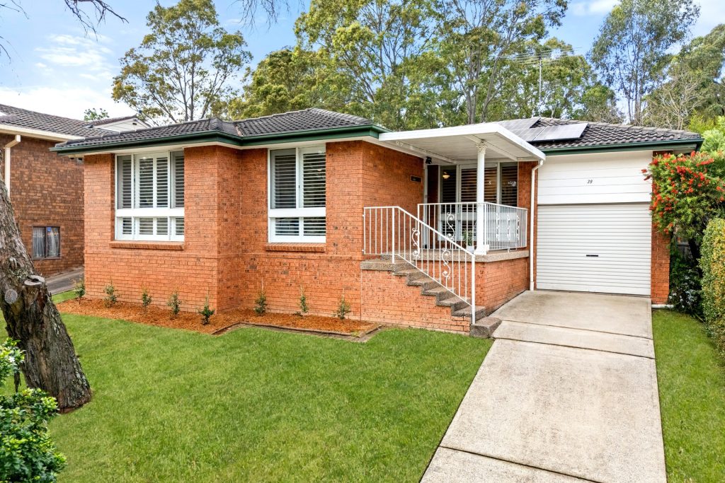 Sold - 39 Faulkland Crescent - New Property in Kings Park - Real Estate by Cindy Luu