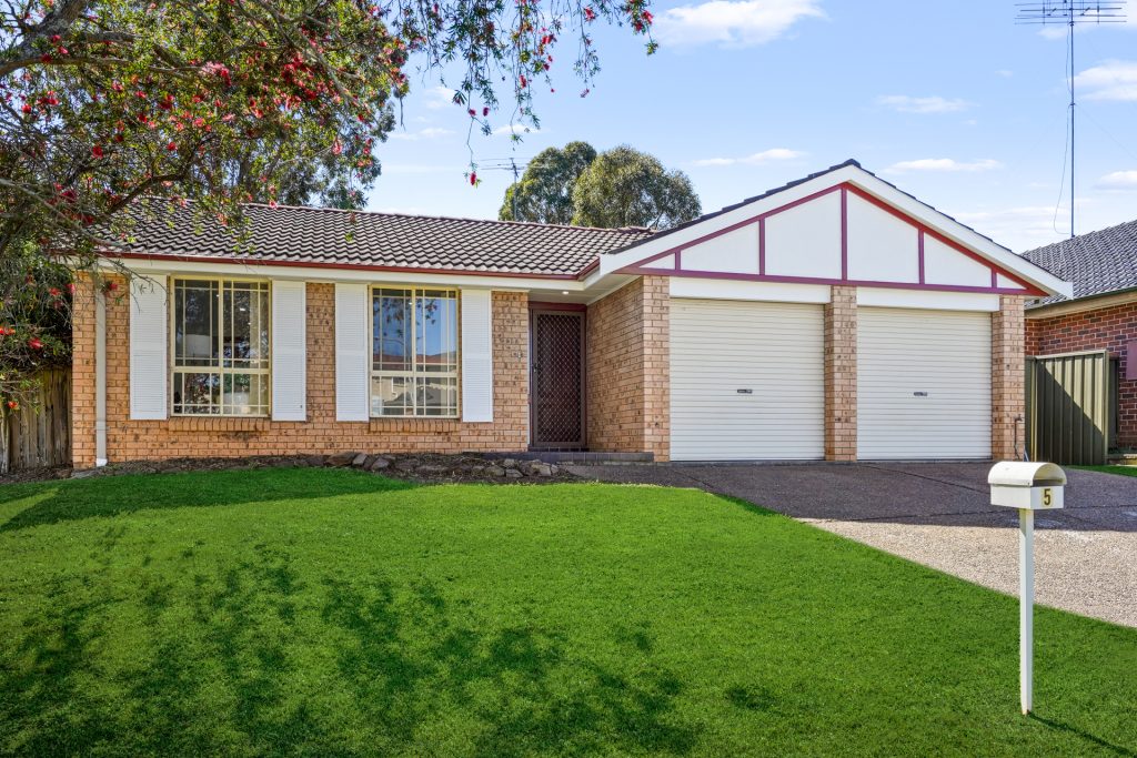 Sold - 5 Bursaria Crescent - New Property in Glenmore Park - Real Estate by Dianne Boros