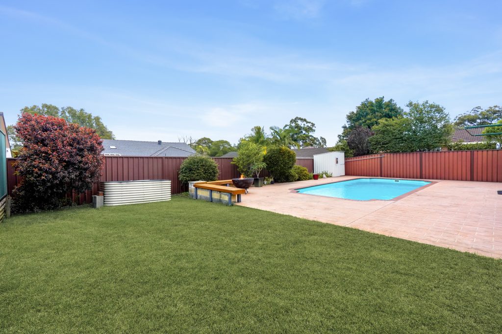 Sold - 26 Exeter Grove - New Property in Kings Langley - Real Estate by Kim McChlery