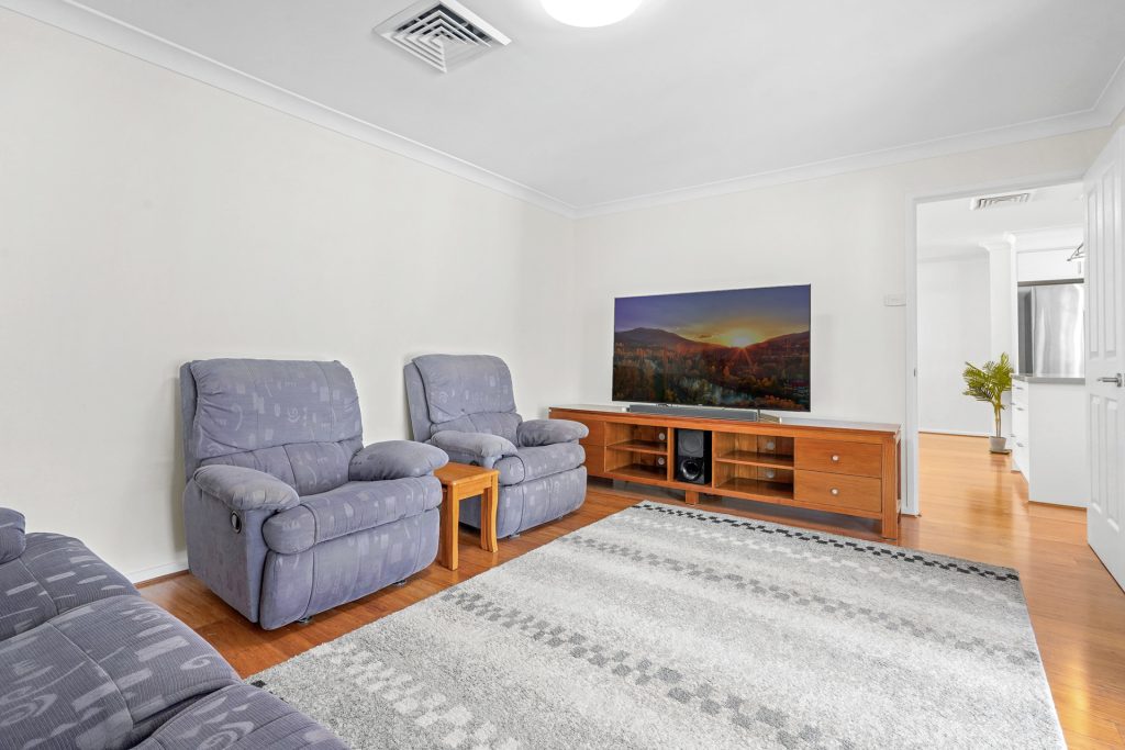 Sold - 26 Exeter Grove - New Property in Kings Langley - Real Estate by Kim McChlery