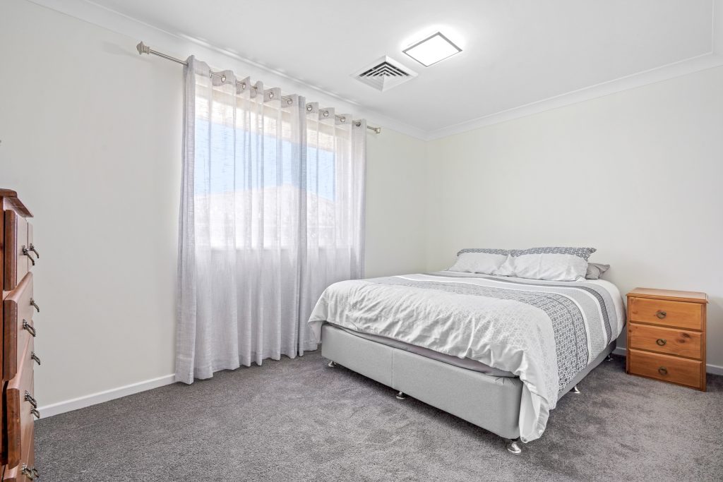 Sold - 26 Exeter Grove - New Property in Kings Langley - Real Estate by Kim McChlery