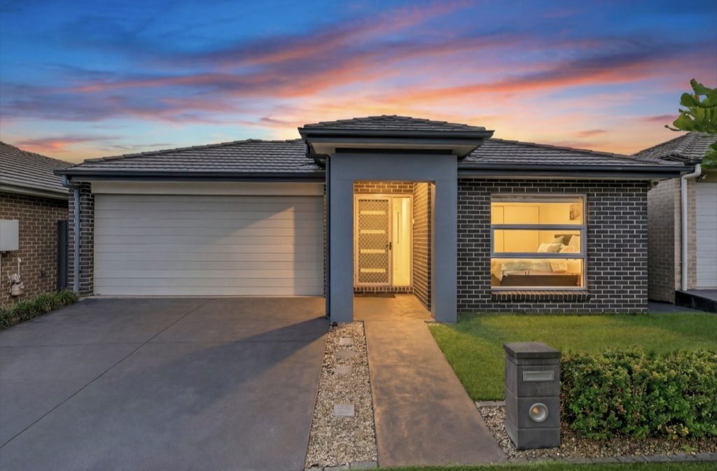 9 Cordyline Loop, Jordan Springs