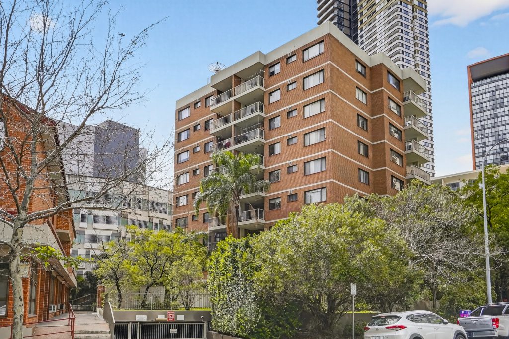 16/2 Charles Street, Parramatta