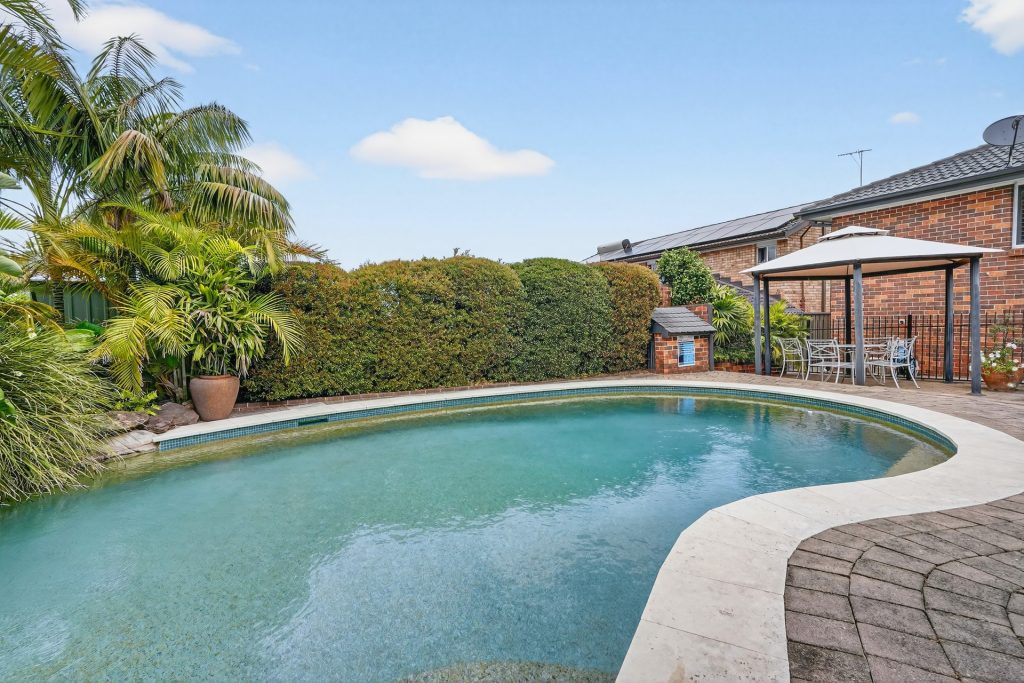 Sold - 12 Deptford Avenue - New Property in Kings Langley - Real Estate by Kim McChlery