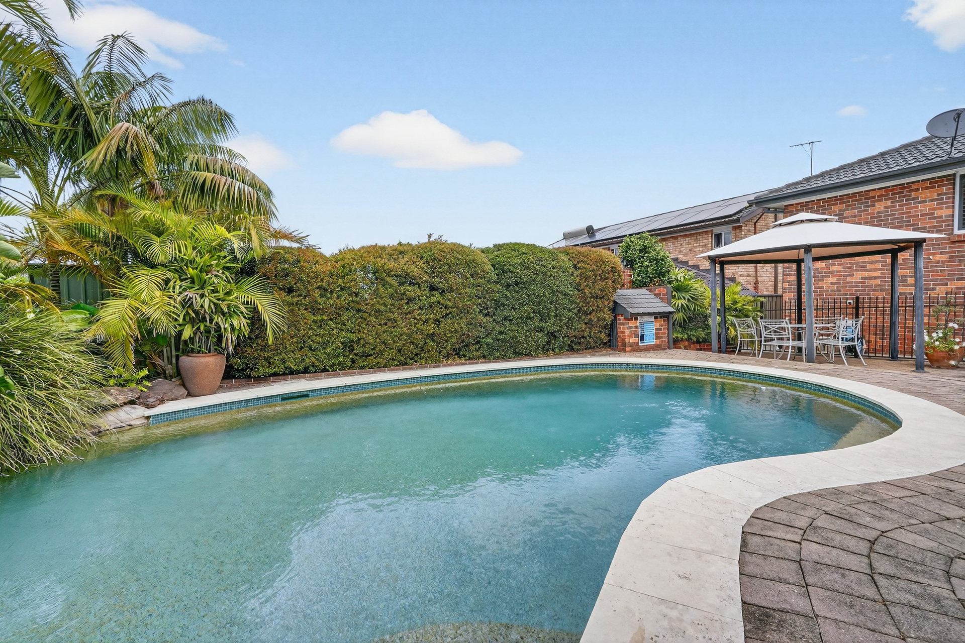 Sold - 12 Deptford Avenue - New Property in Kings Langley - Real Estate by Kim McChlery