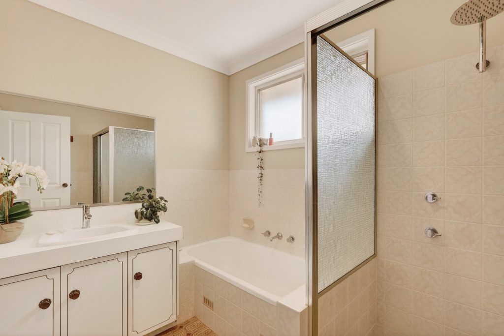 Sold - 12 Deptford Avenue - New Property in Kings Langley - Real Estate by Kim McChlery