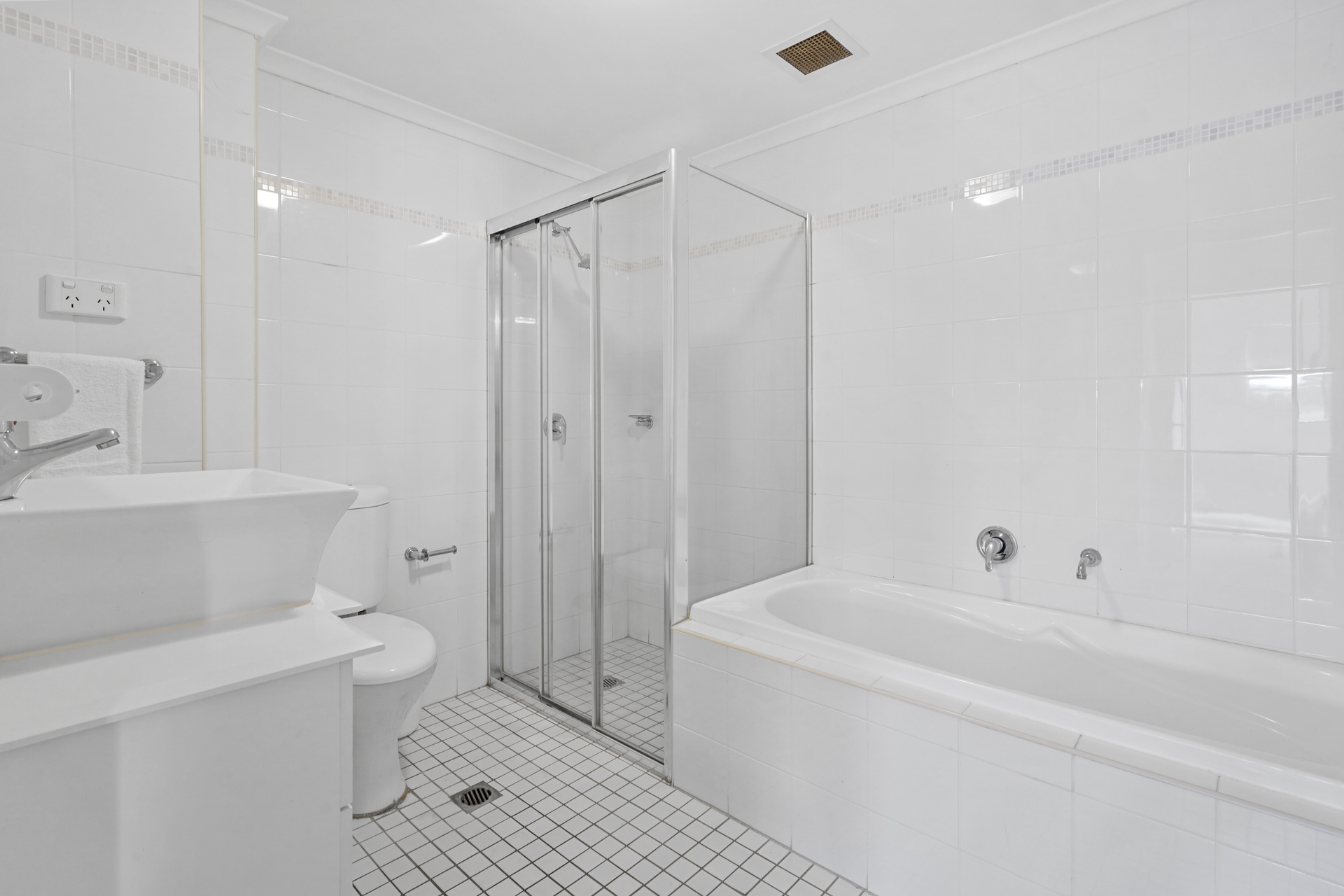 Sold - 8/7-15 Purser Avenue - New Property in Castle Hill - Real Estate by Arthur Kolovos