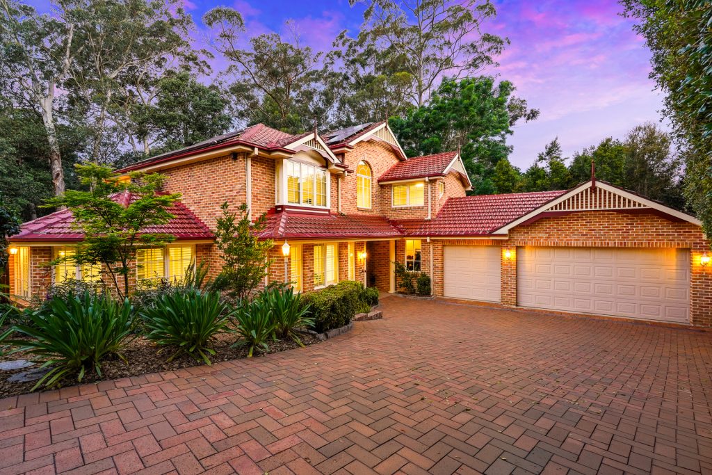 10 Compton Green, West Pennant Hills