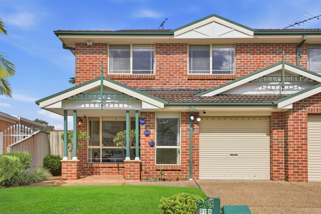 21A Eucumbene Drive, Woodcroft