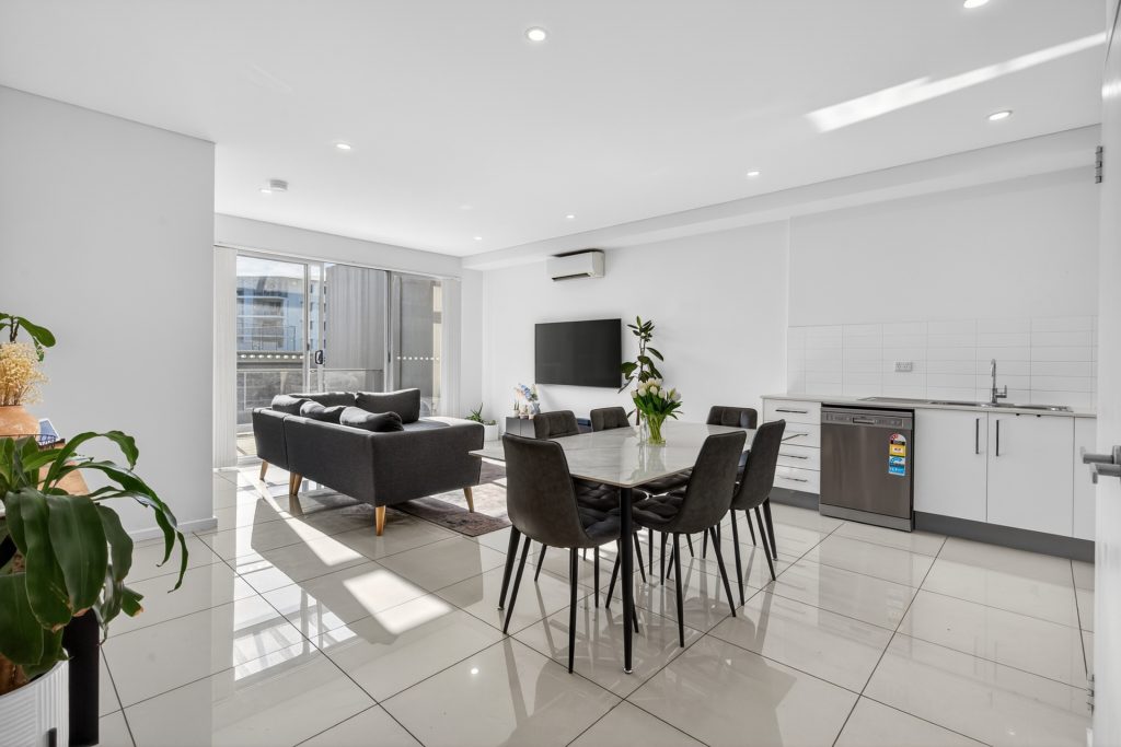 303/11 Junia Avenue, Toongabbie