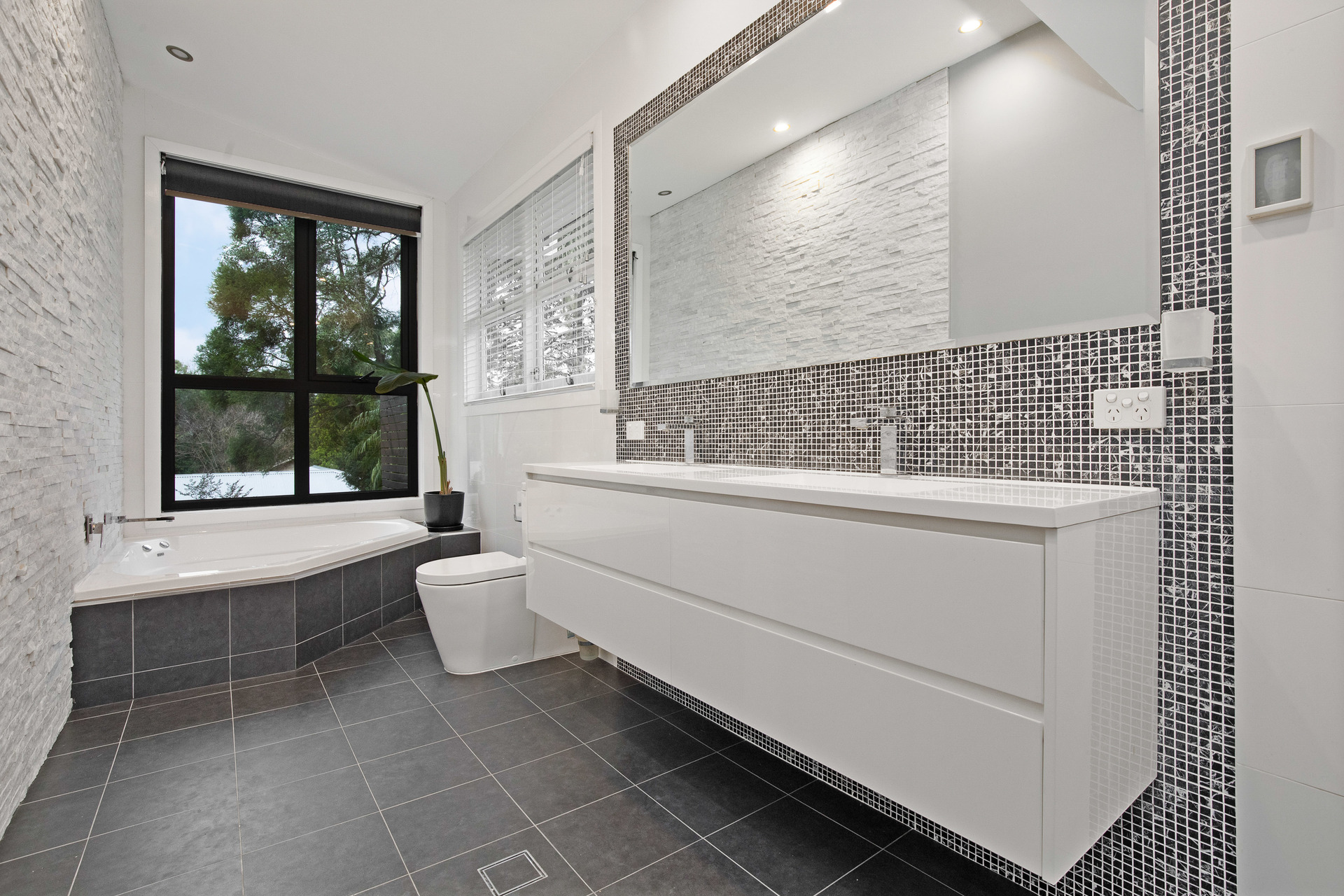 Auction - 56 Ula Crescent - New Property in Baulkham Hills - Real Estate by Jamie Benjamin
