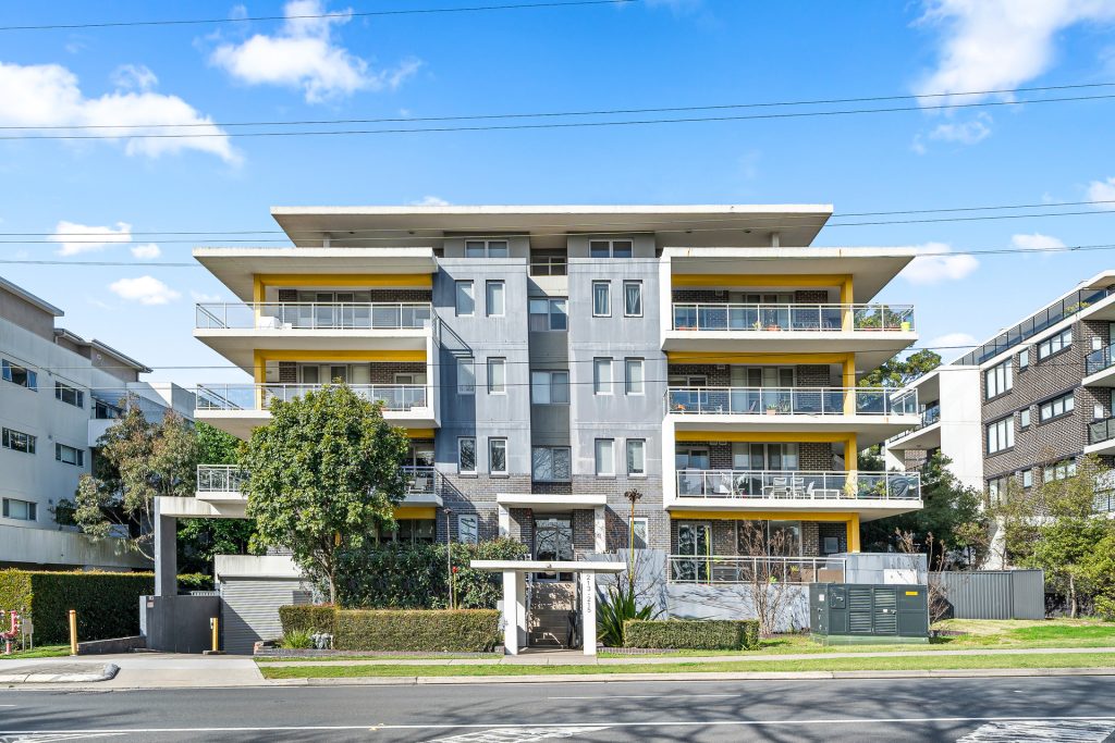 23/213-215 Carlingford Road, Carlingford