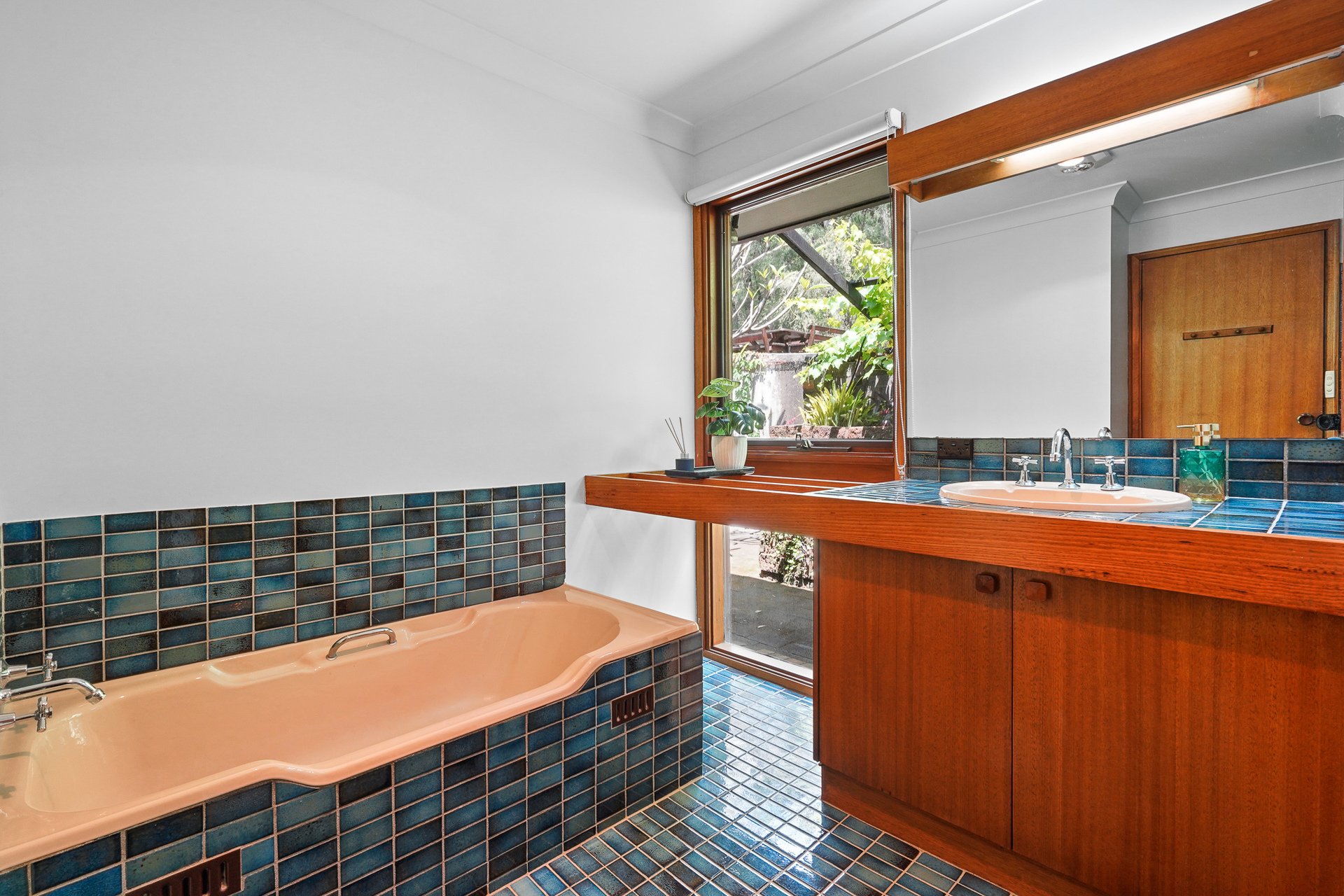 For Sale - 91 Serpentine Lane - New Property in Bowen Mountain - Real Estate by Greg Vincent