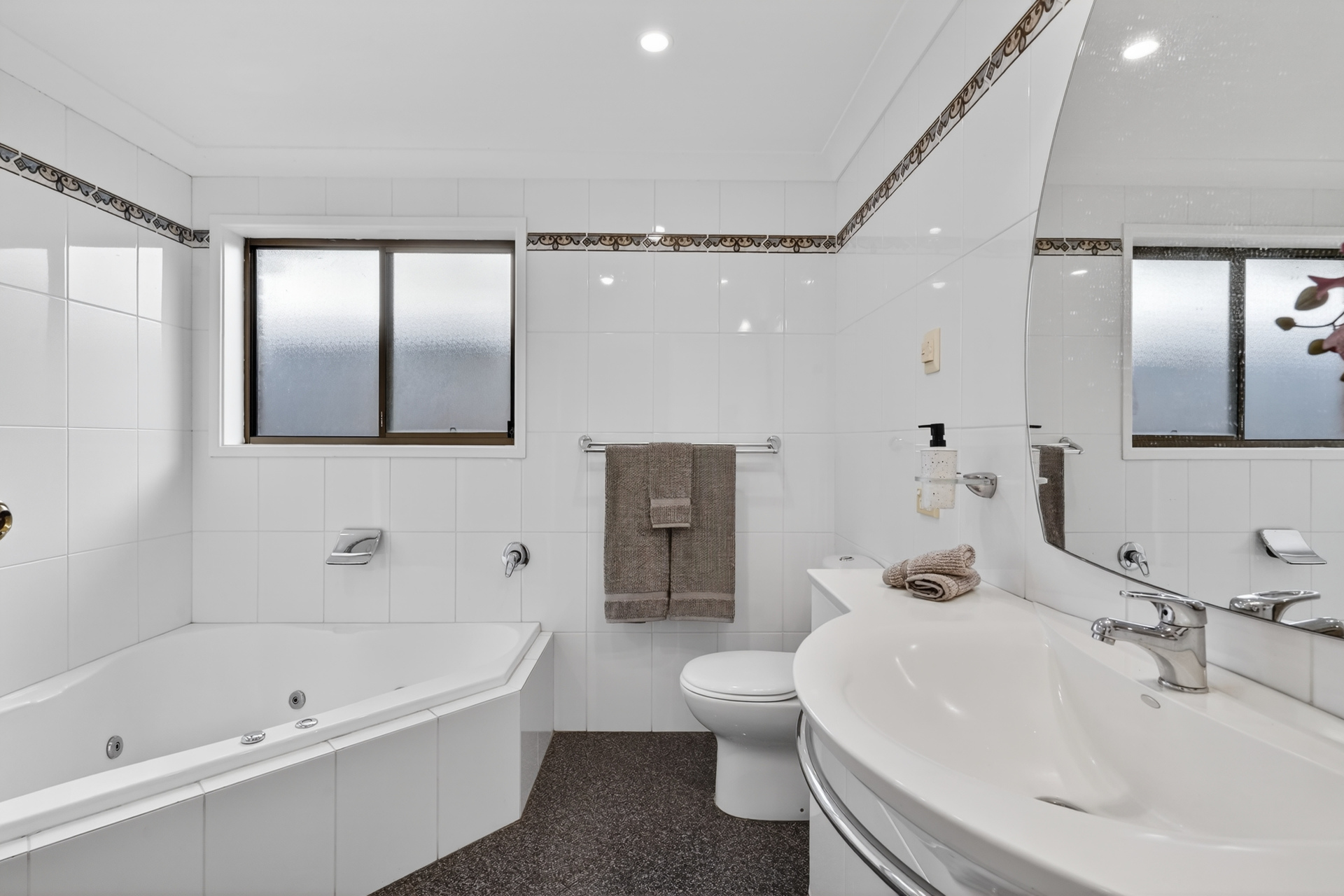 Sold - 37 Greenbank Drive - New Property in Glenhaven - Real Estate by Danielle McLoughlin
