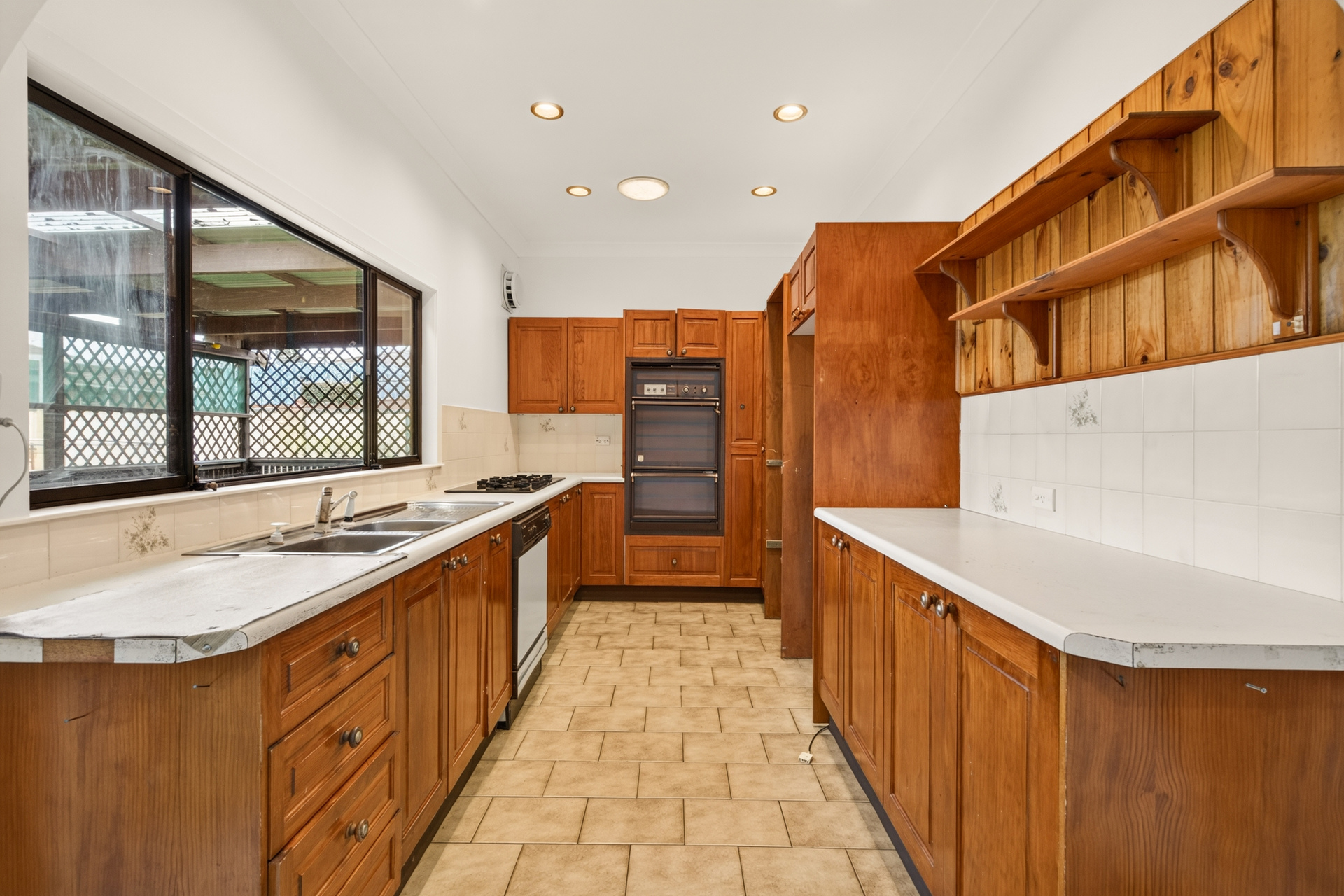 Auction - 10 Best Road - New Property in Seven Hills - Real Estate by Kim McChlery