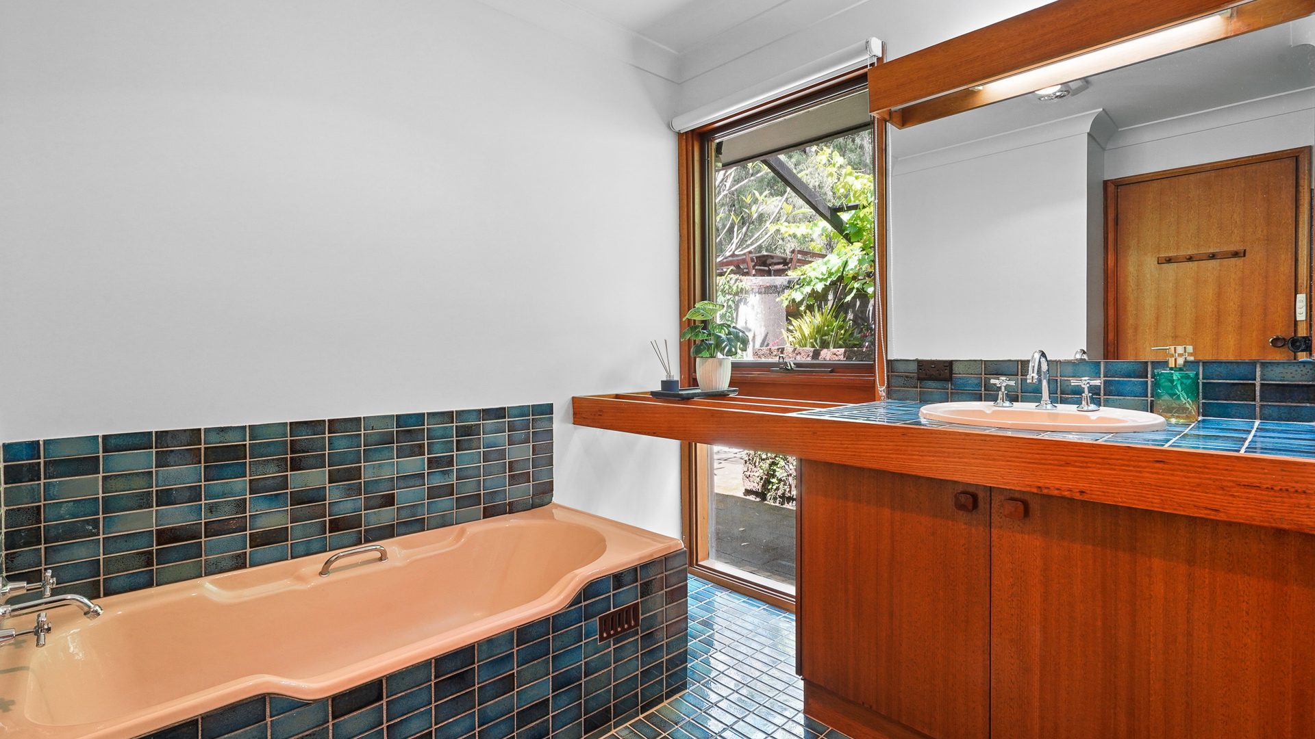 For Sale - 91 Serpentine Lane - New Property in Bowen Mountain - Real Estate by Greg Vincent