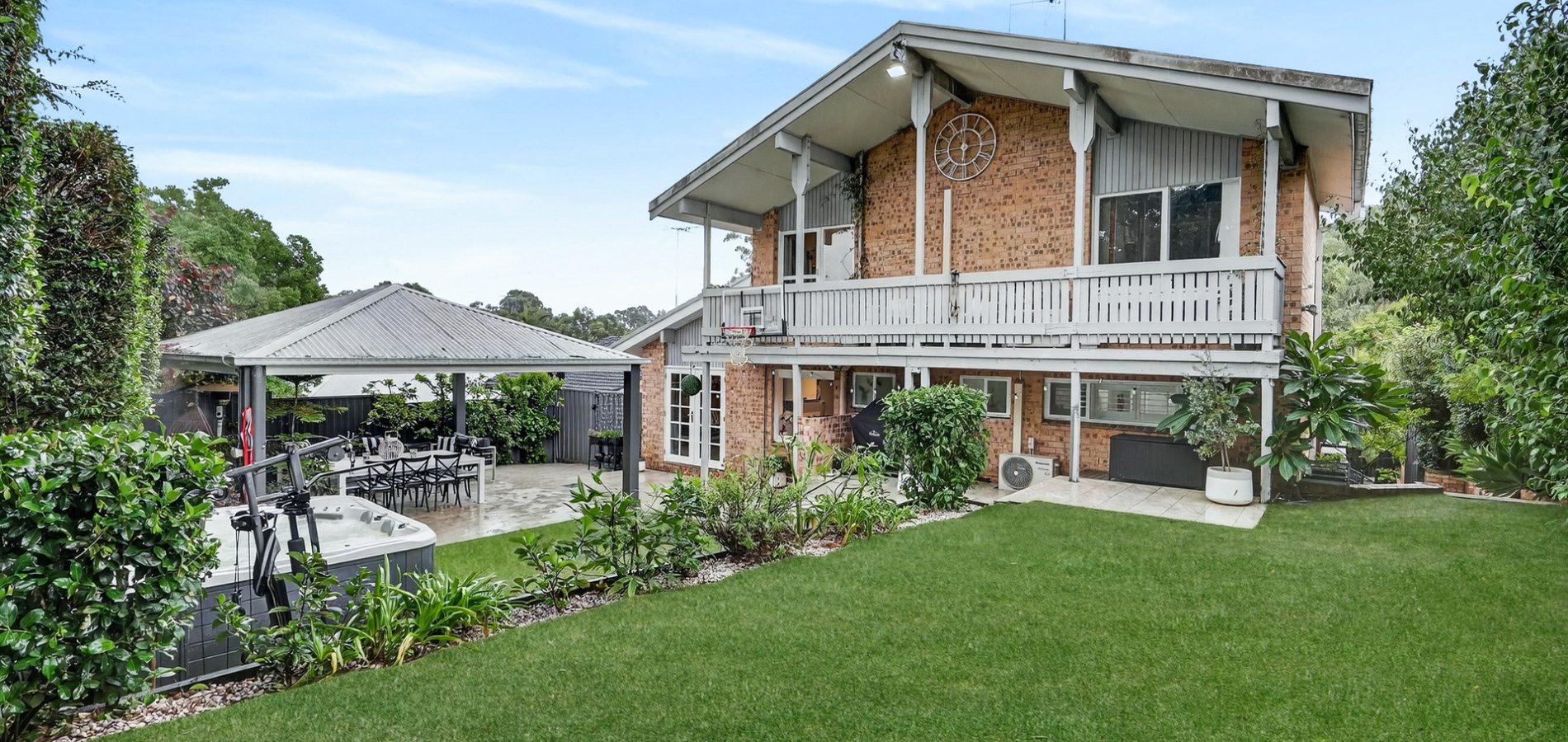 For Sale - 27 James Cook Drive - New Property in Kings Langley - Real Estate by Kim McChlery