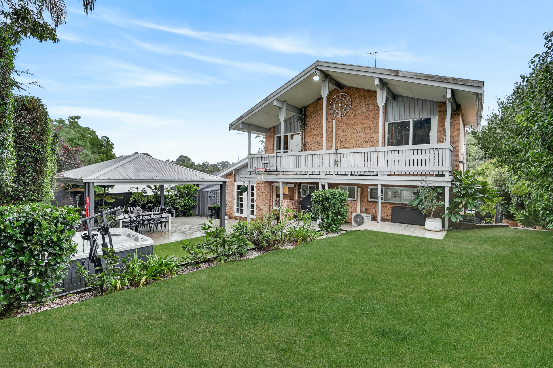 For Sale - 27 James Cook Drive - New Property in Kings Langley - Real Estate by Kim McChlery