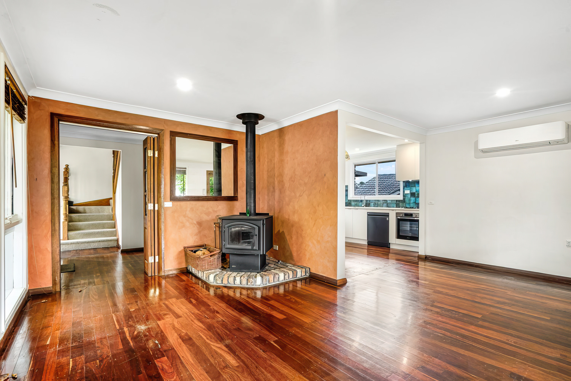 For Sale - 78 Sutherland Avenue - New Property in Kings Langley - Real Estate by Kim McChlery