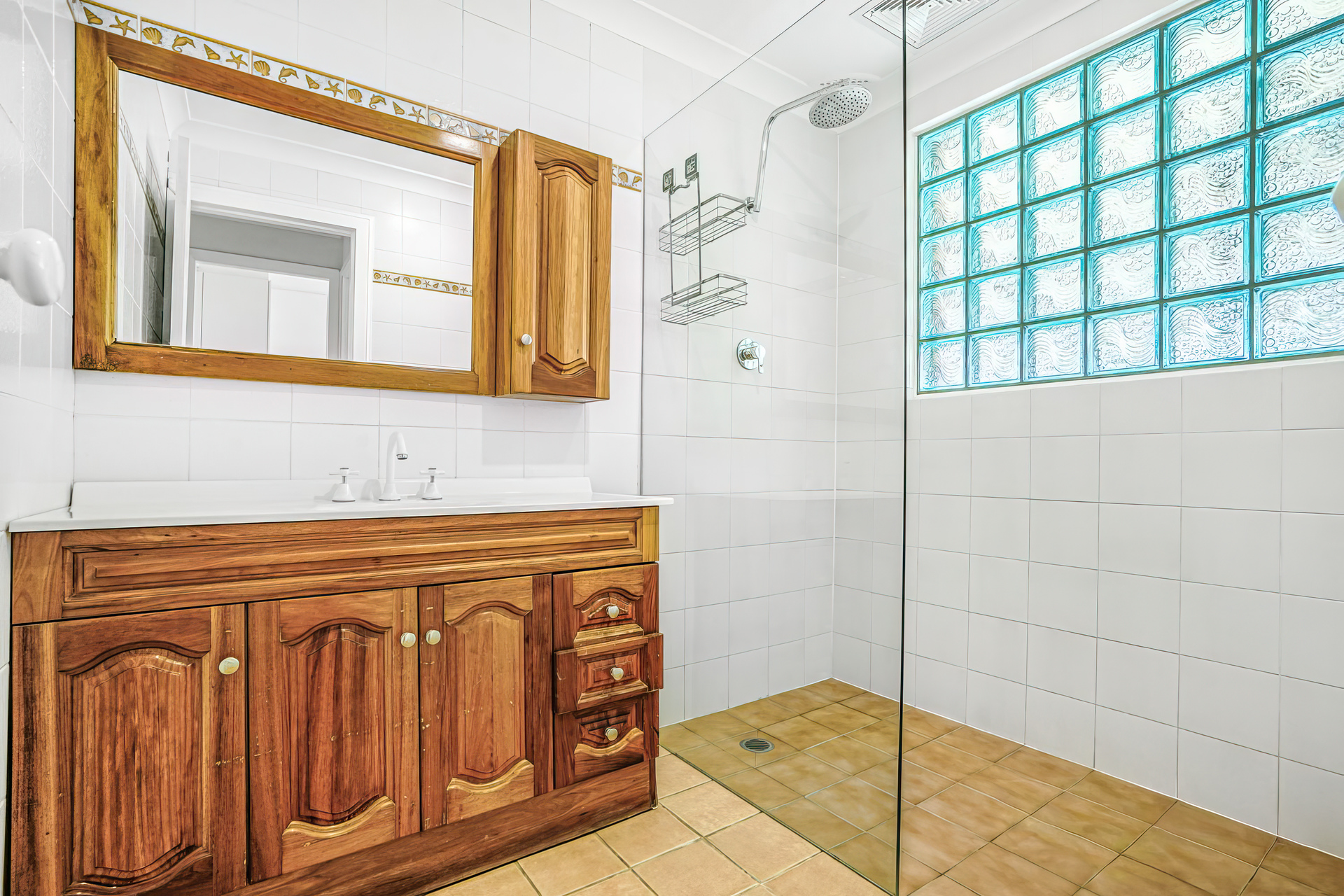 For Sale - 78 Sutherland Avenue - New Property in Kings Langley - Real Estate by Kim McChlery