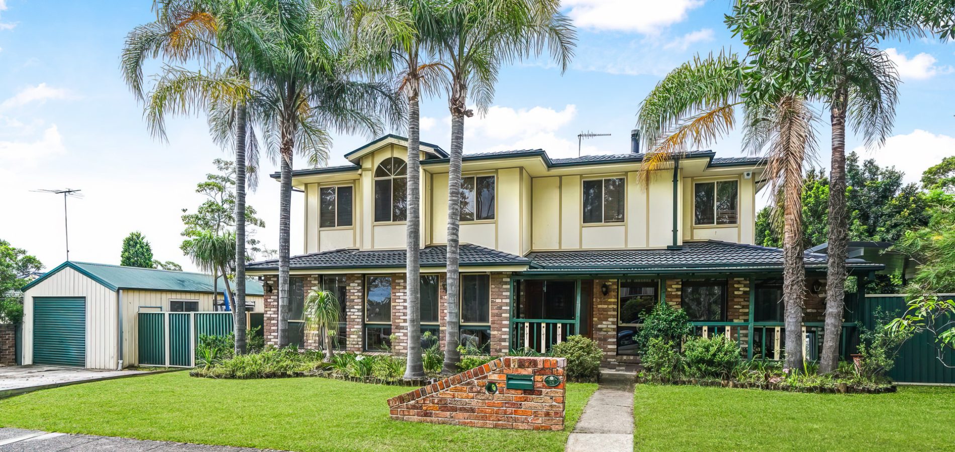 For Sale - 78 Sutherland Avenue - New Property in Kings Langley - Real Estate by Kim McChlery