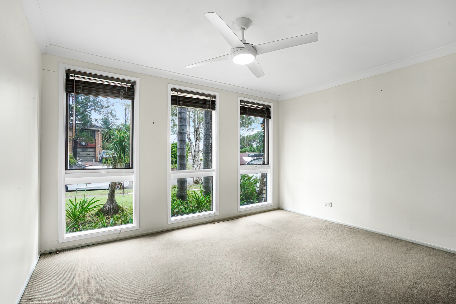 For Sale - 78 Sutherland Avenue - New Property in Kings Langley - Real Estate by Kim McChlery