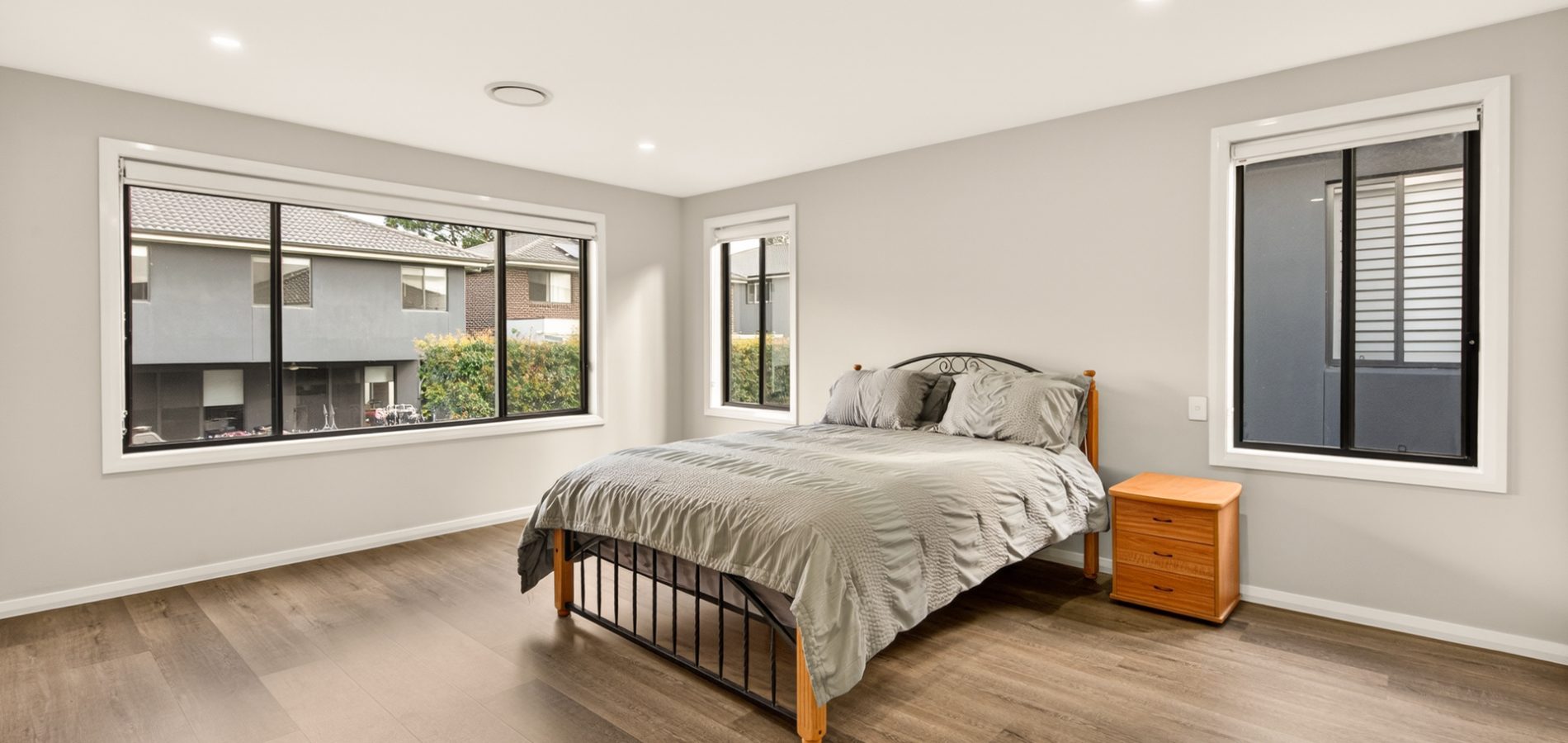 Sold - 5 Braeburn Crescent - New Property in Stanhope Gardens - Real Estate by Sam Yazdi