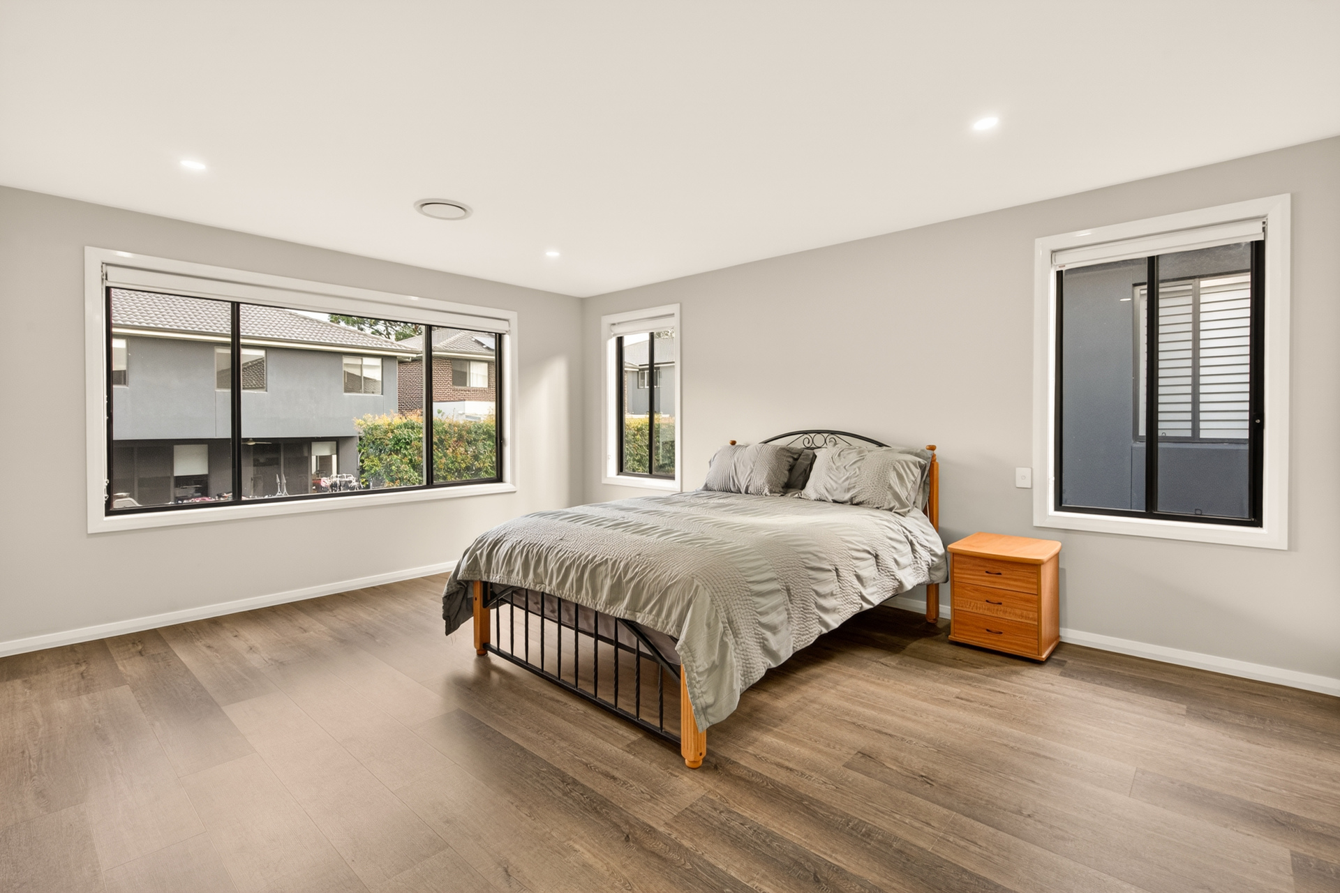 Sold - 5 Braeburn Crescent - New Property in Stanhope Gardens - Real Estate by Sam Yazdi