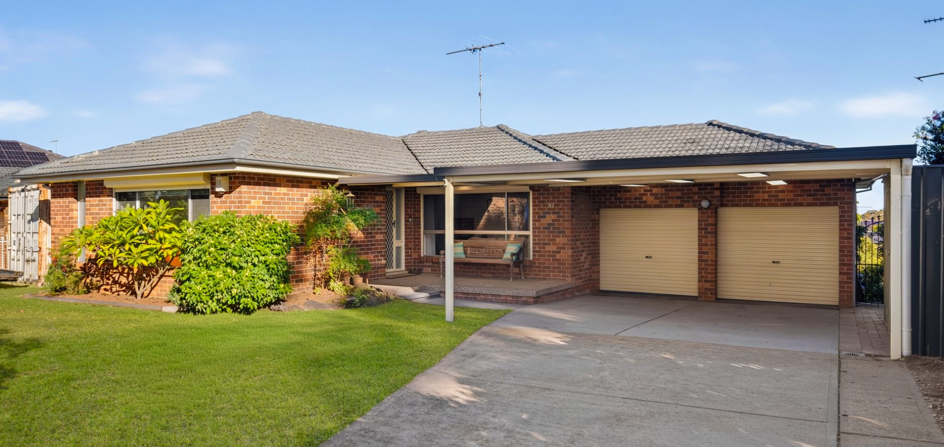 Auction - 57 Sporing Avenue - New Property in Kings Langley - Real Estate by Kim McChlery
