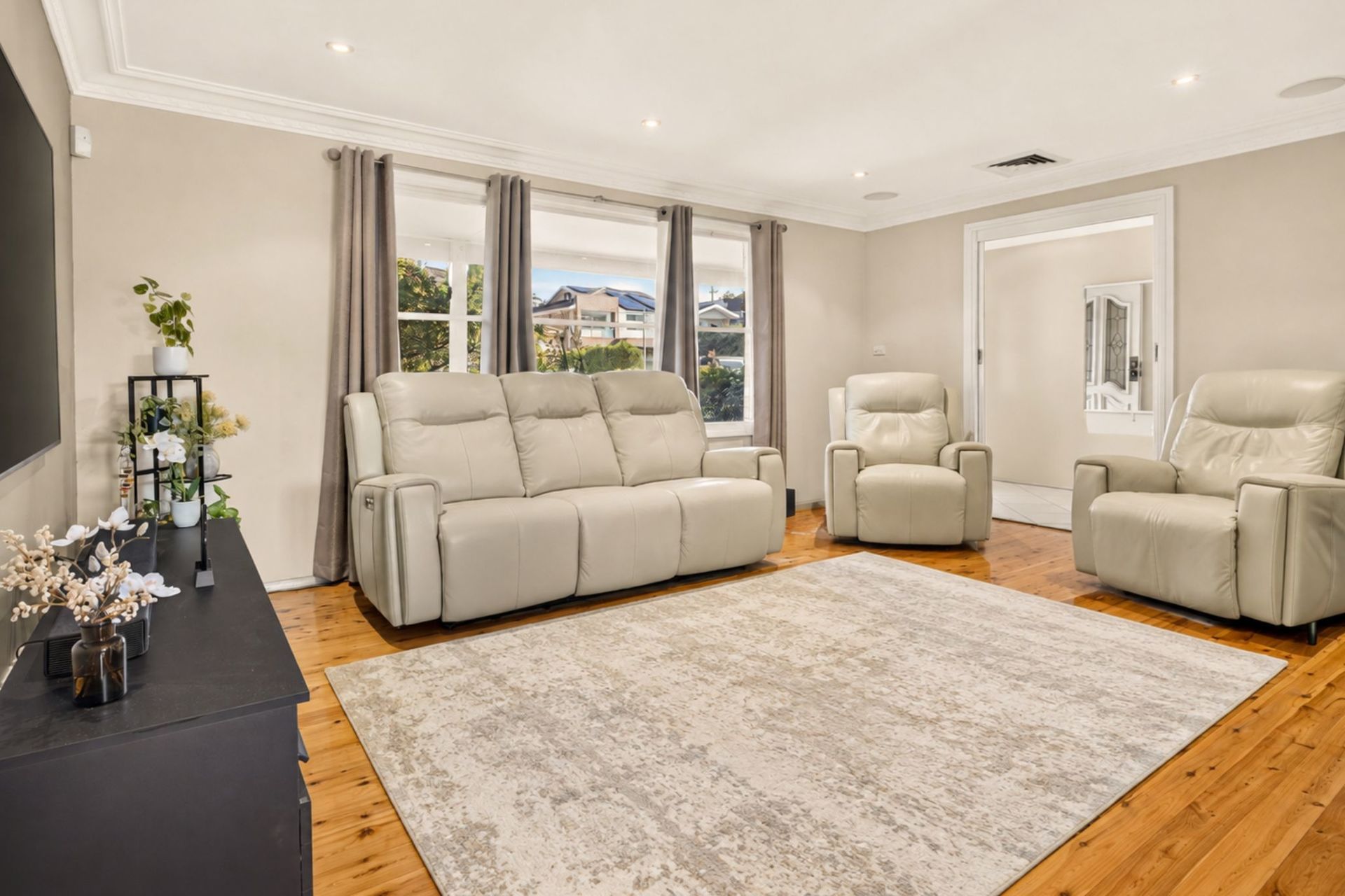 Auction - 155 Park Road - New Property in Dundas - Real Estate by Stephen Mina