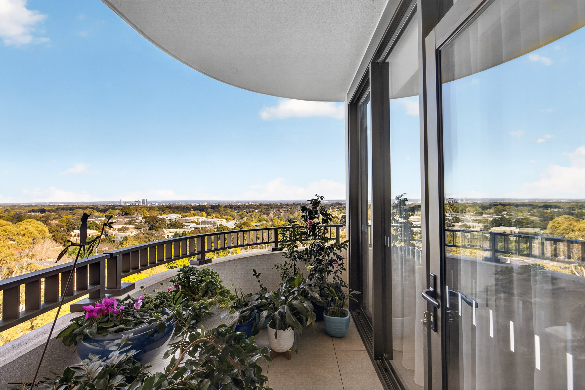 Auction - 1107/8 Garthowen Crescent - New Property in Castle Hill - Real Estate by Peter Pokorny