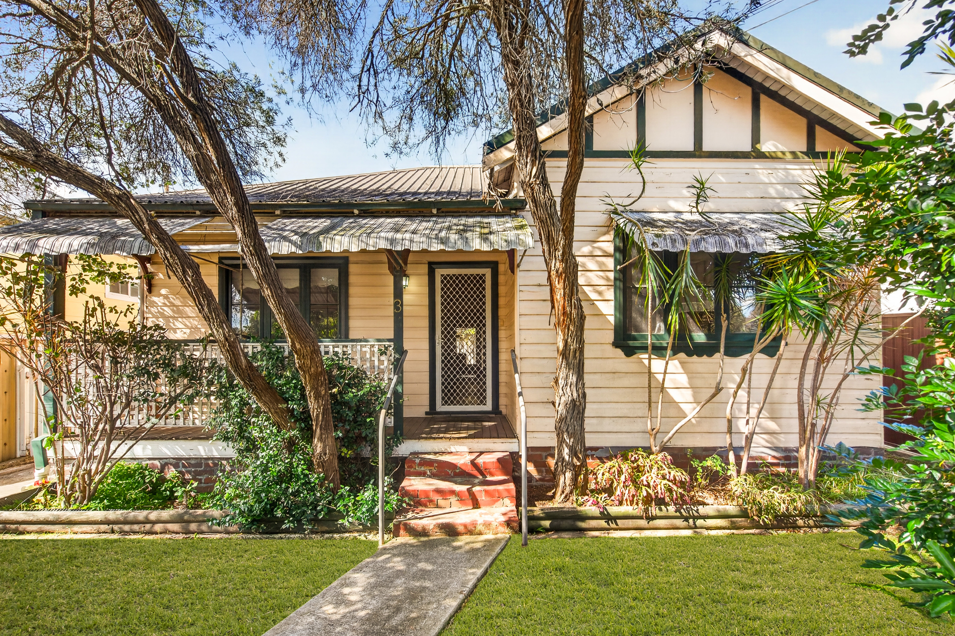 Auction - 3 O'Neill Street - New Property in Granville - Real Estate by Sam Dehaiby